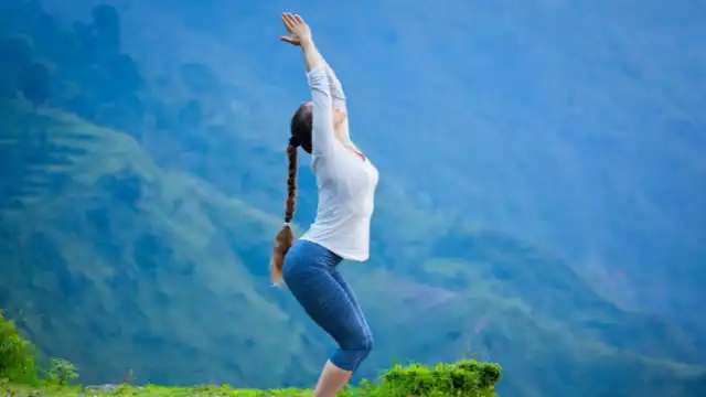 Zero Size Figure Yoga Steps - mountain pose
