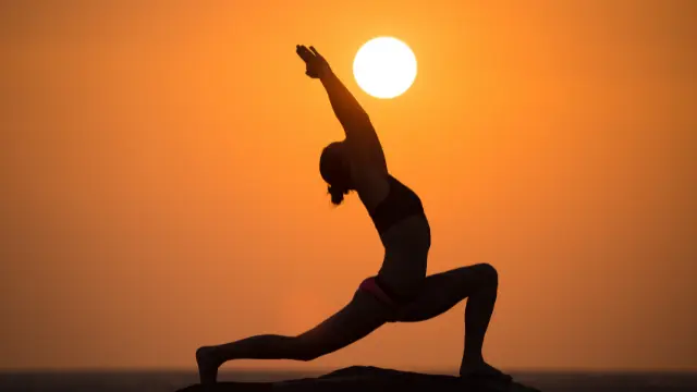 Zero Size Figure Yoga Steps - warrior pose