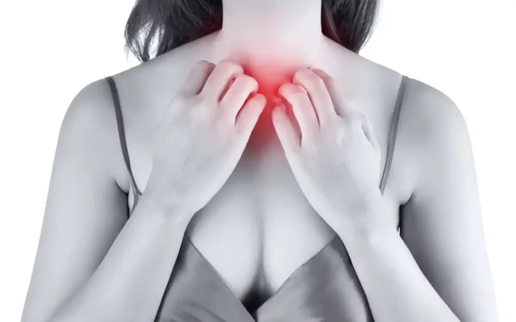 itchy throat at night