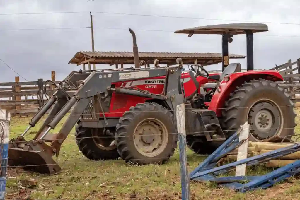 Choosing the Best Farm Tires for Your Fields: Rolling Through Success Farm Tires (1)